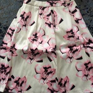 Full a line skirt with floral pattern